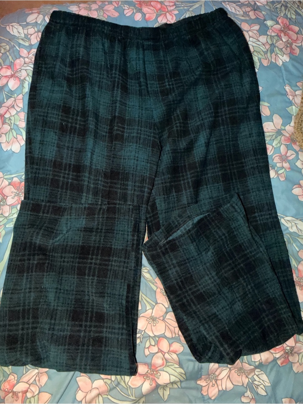 SKIMS Dark Green and Black Plaid Lounge Pajama Pants